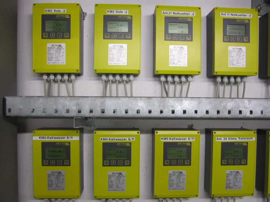 Bild 2: Universeller Durchfluss- und Energierechner (Bild: METRA)