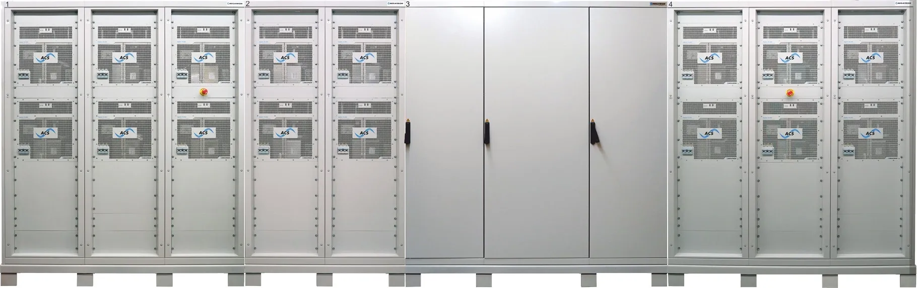 Durch den modularen Aufbau sind die Leistungsverstärker skalierbar bis 1000 kVA.