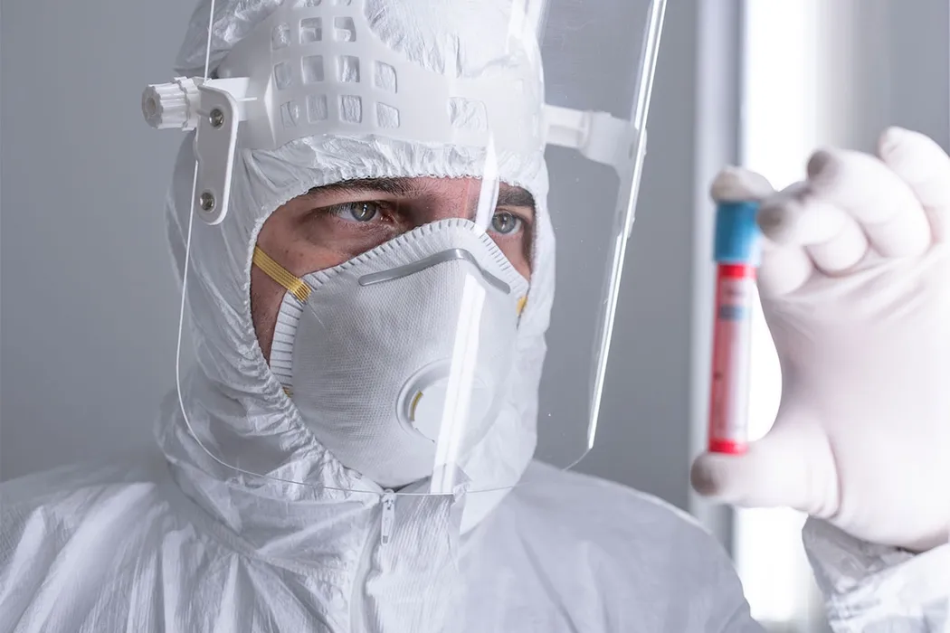 Bild 1:	Analyseverfahren, mit denen sich Infektionskrankheiten wie Grippe oder Covid-19 diagnostizieren lassen, haben derzeit Hochkonjunktur, in Arztpraxen ebenso wie in Ambulanzen oder in großen Laboratorien. (Urheber: ArtistGNDphotograpy / www.istockphoto.com)