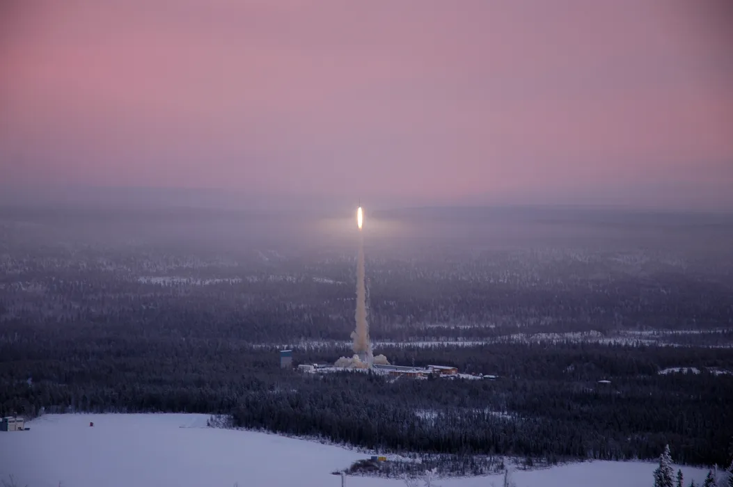 Bild 3:	Zum Einsammeln von kosmischem Gestein ist die bemannte Raumfahrt zu aufwendig. Mittlerweile sind es daher vor allem unbemannte Sonden, die Substanzen von Himmelskörpern holen. (Urheber:  HADES)