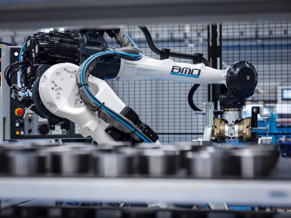Der Servogreifer ermöglicht die Automatisierung selbst bei der Fertigung eines einzelnen Produktes.