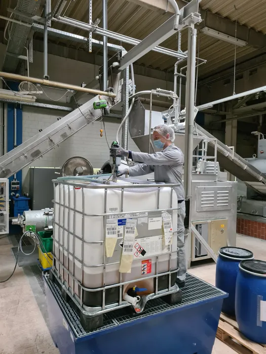 Bild 6: Der modulare Aufbau ermöglicht es, dass die fertige Pumpe dem jeweils zu fördernden Gut ideal gerecht wird, z.B. mit längerem Förderrohr für IBC (Urheber: KAPPUS)