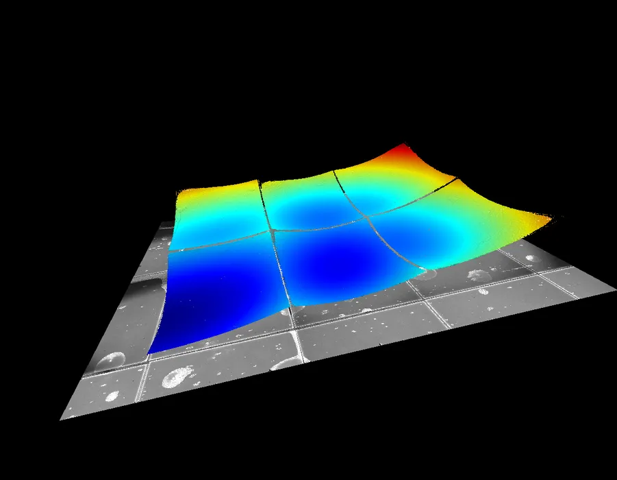 Bild 3:	Typisches Anwendungsbeispiel für Scanning-Interferometer ist das Erkennen von Platinenverzug. (Urheber: Polytec)